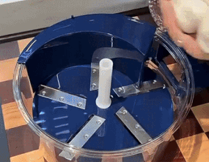 Fruit and Vegetable Peeler - image 2